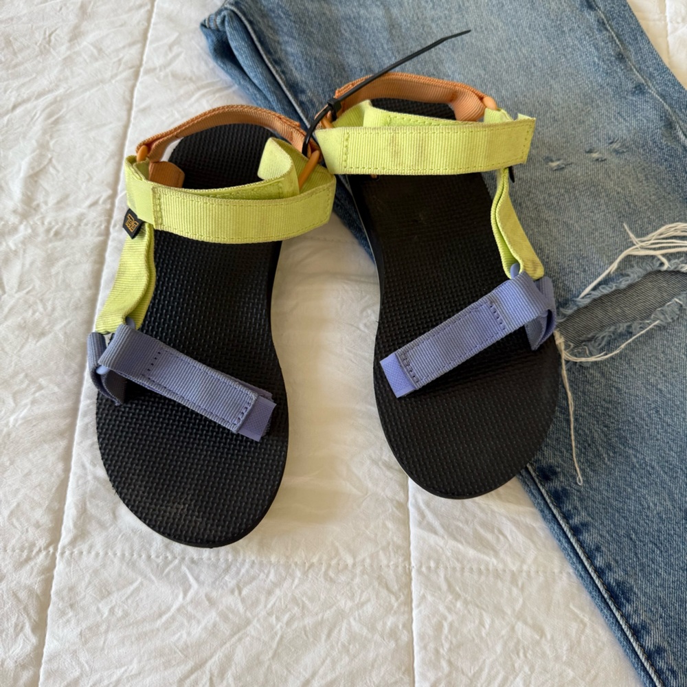 Teva Multicolor Strappy Sandals Size‎ 6